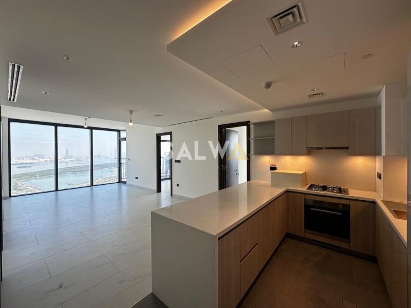 {i.property_images.first.image.alt}}