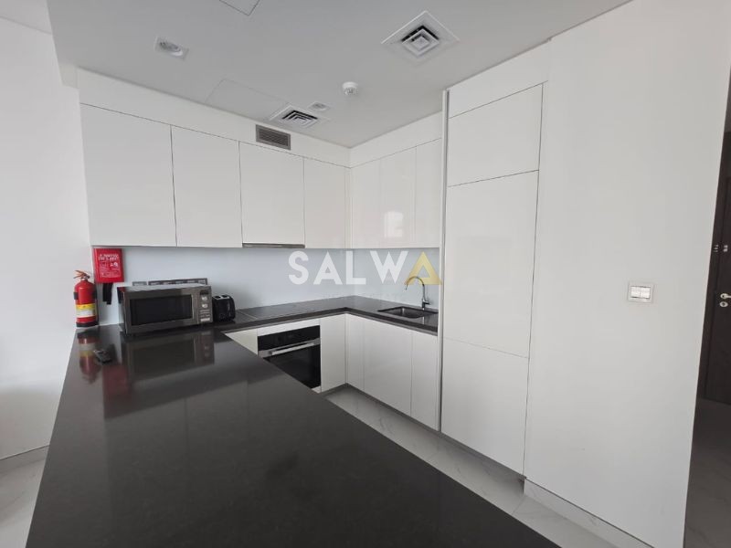{i.property_images.first.image.alt}}
