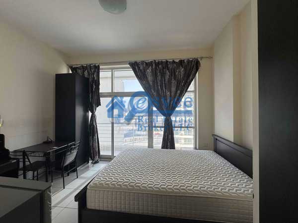 {i.property_images.first.image.alt}}
