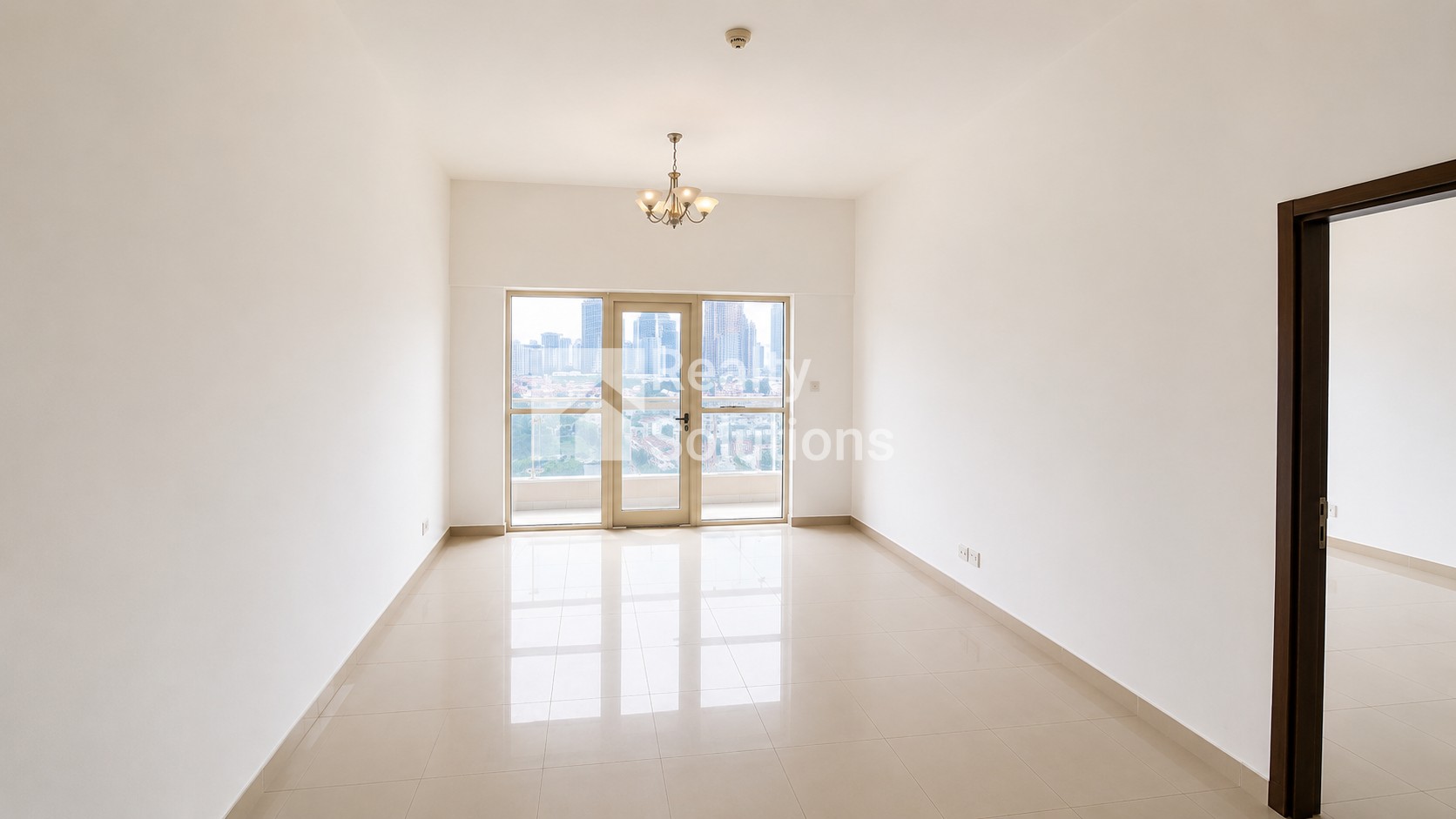 {i.property_images.first.image.alt}}