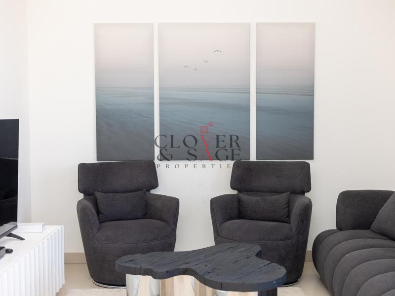 {i.property_images.first.image.alt}}