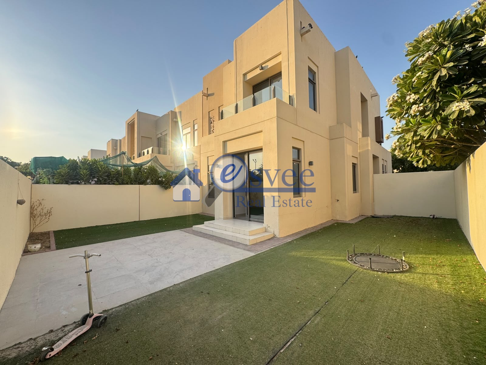 Esvee real estate is excited to present a 3 Bedroom plus study room plus maid room in RM2 MIRA OASIS