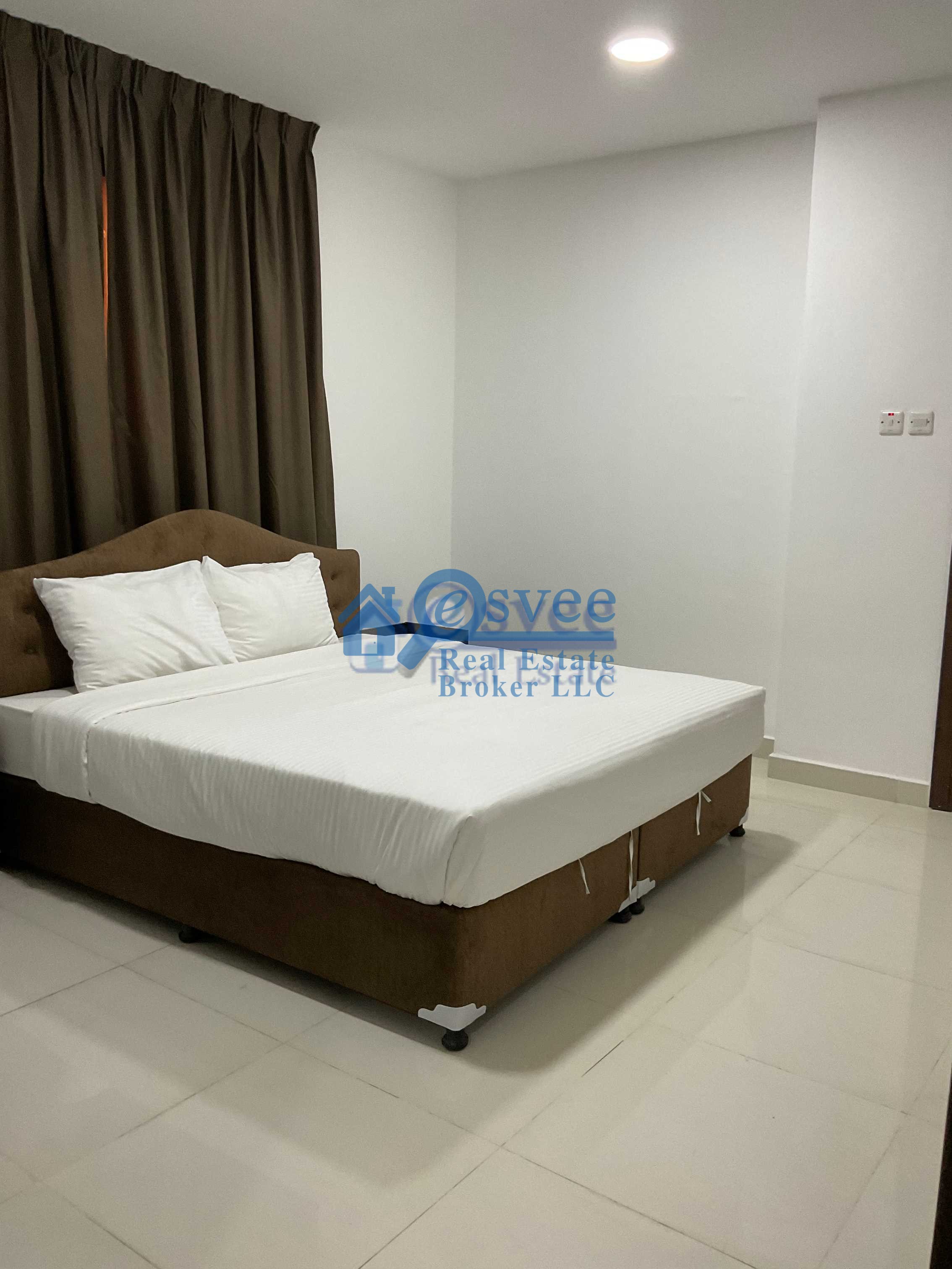 {i.property_images.first.image.alt}}